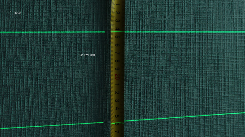 Laser line thickness of the Huepar S04CG-L laser level at 1 meter.