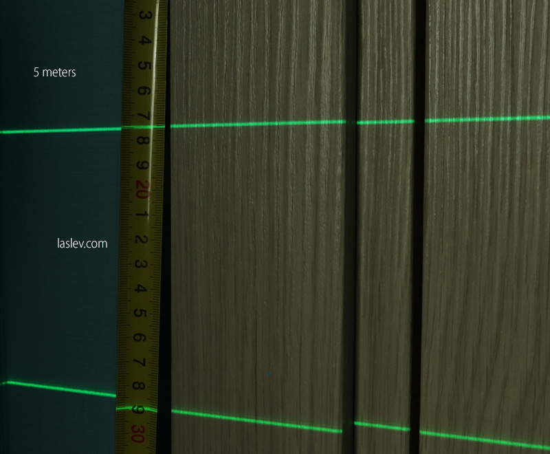 Laser line thickness of the Huepar S04CG-L laser level at 5 meters.