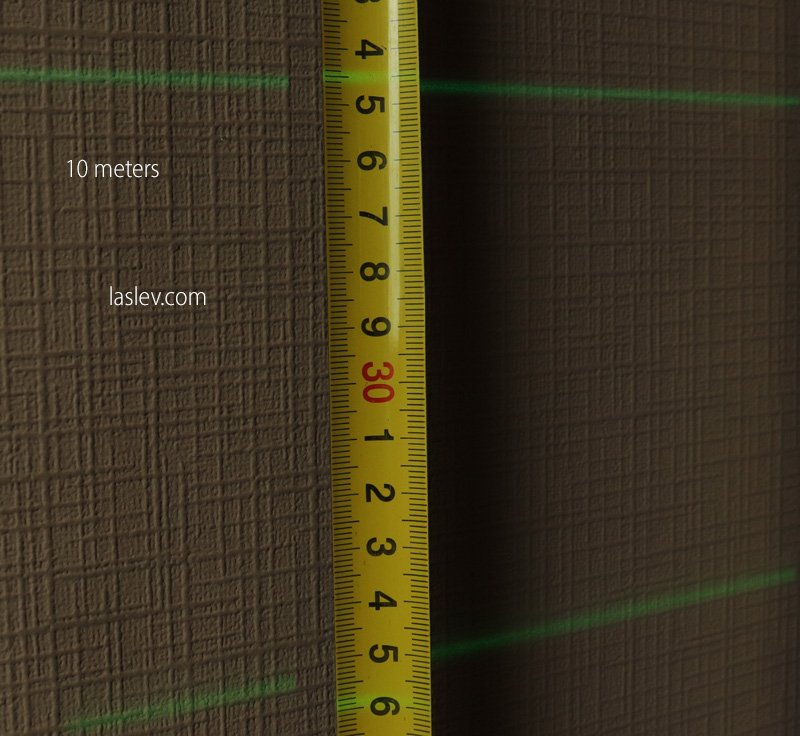Laser line thickness of the Huepar S04CG-L laser level at 10 meters.
