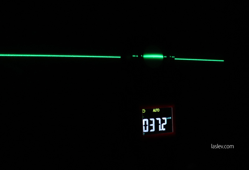 Measuring the laser line brightness of the Huepar S04CG-L laser level at 5 meters.