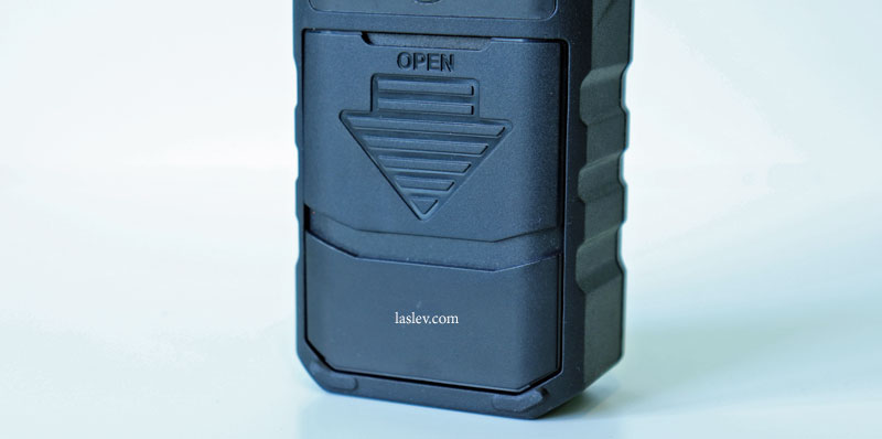 Battery compartment of the SNDWAY SW-70G laser distance meter