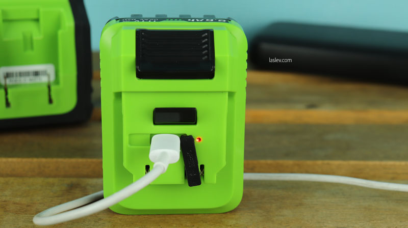 The Huepar P03CG laser level has a 12 volt battery with separate charging.